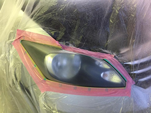 ヘッドライトにマスキングした状態